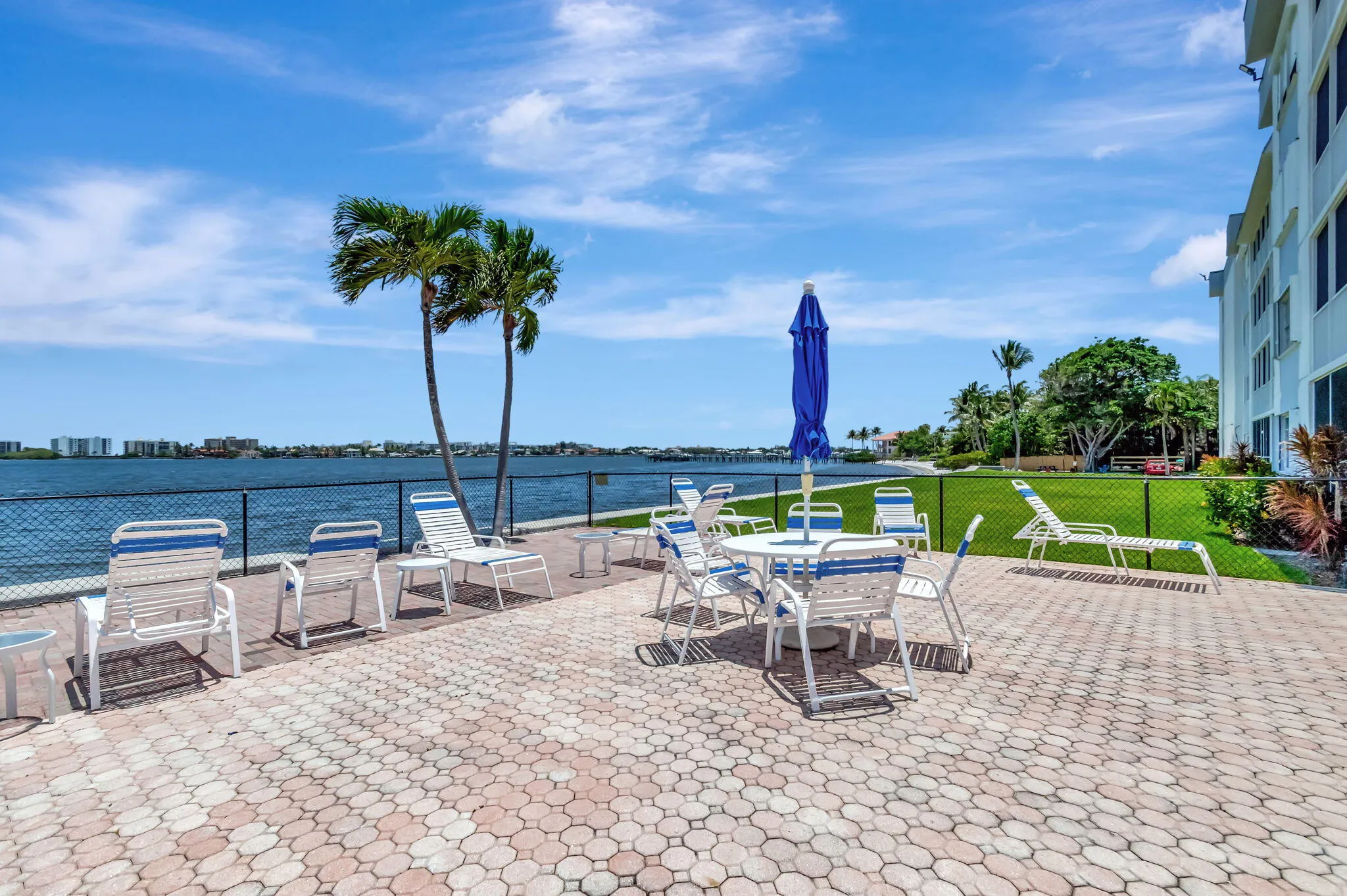 44-web-or-mls-1502, 1516 S Lakeside (11)