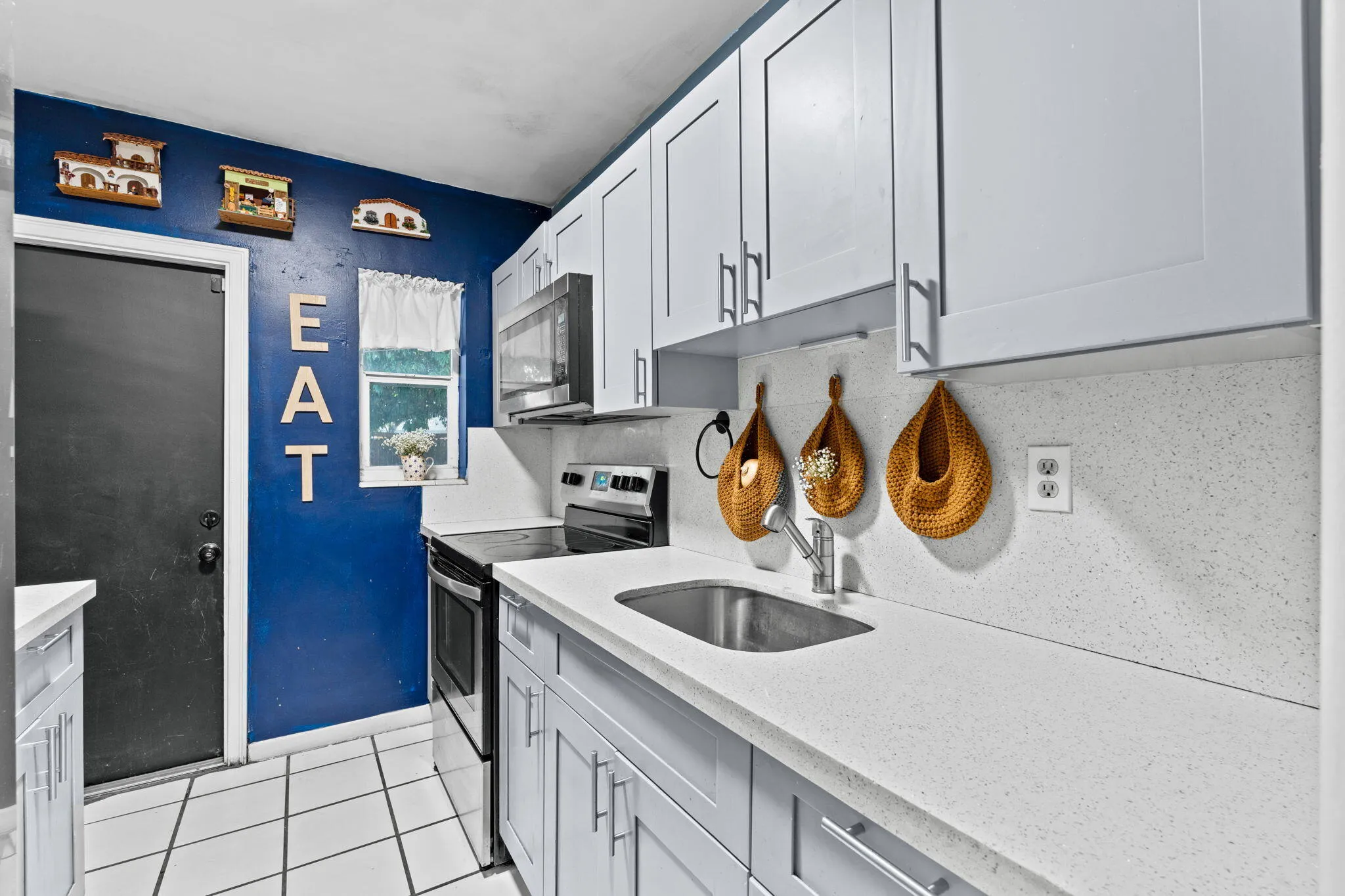 12-web-or-mls-A7404568