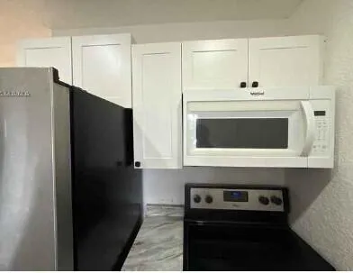 Stove micro and fridge