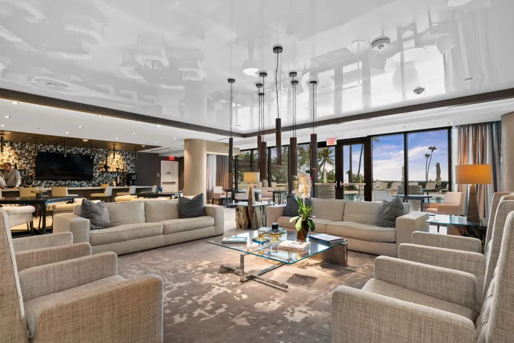 Amenity Lounge