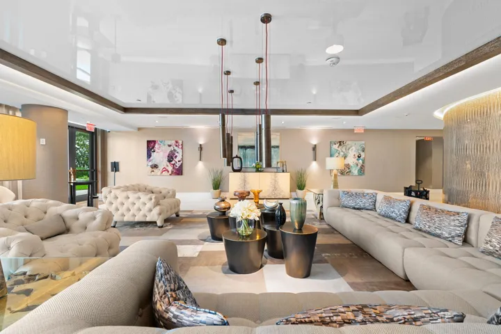 Amenity Lounge