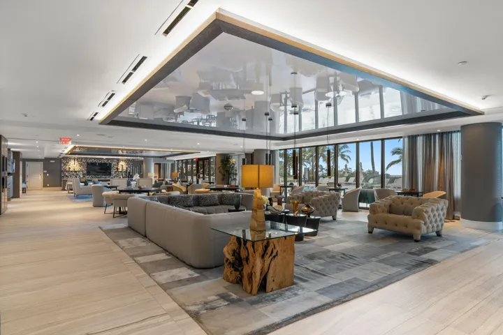 Amenity Lounge