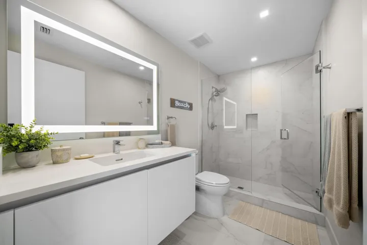 Guest bathroom #5