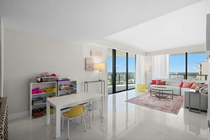 Secondary family room / sunset living room