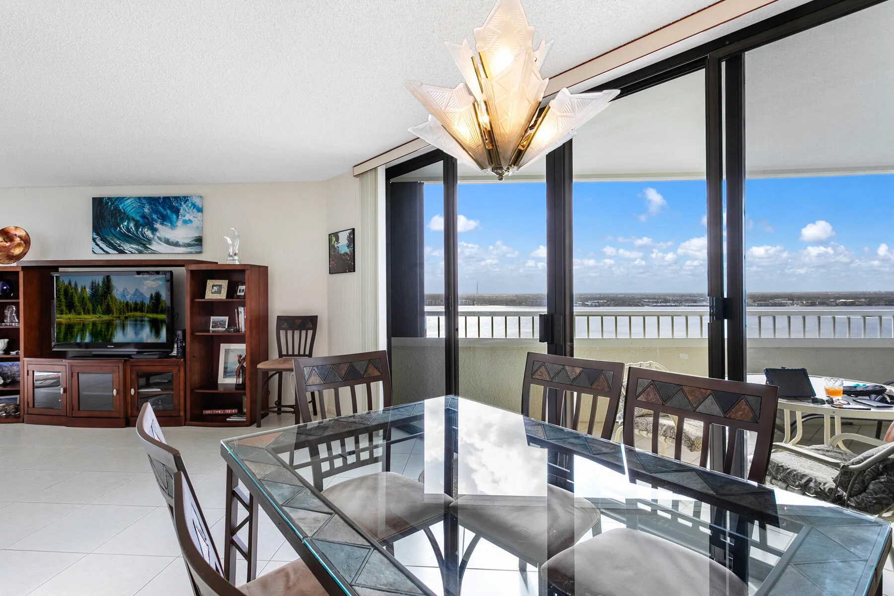 Dining_Room_02_web