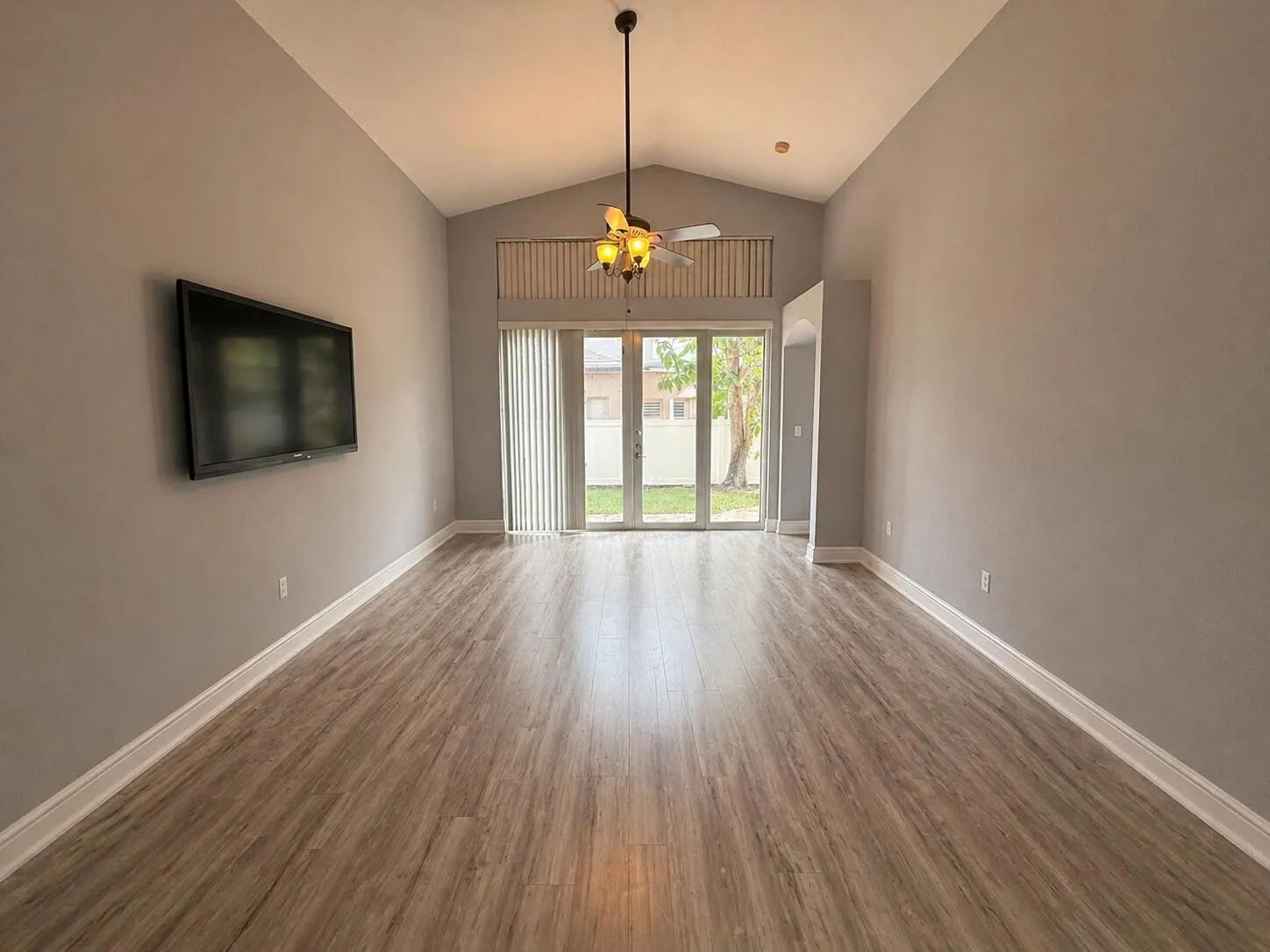 2nd Living Room