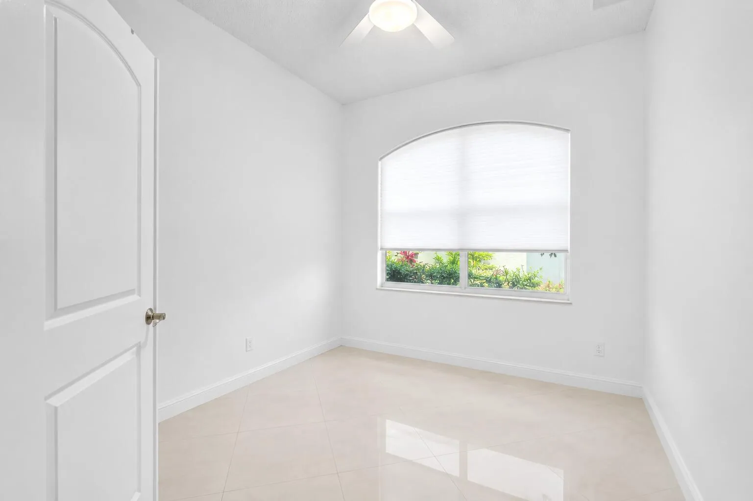 Has a closet!