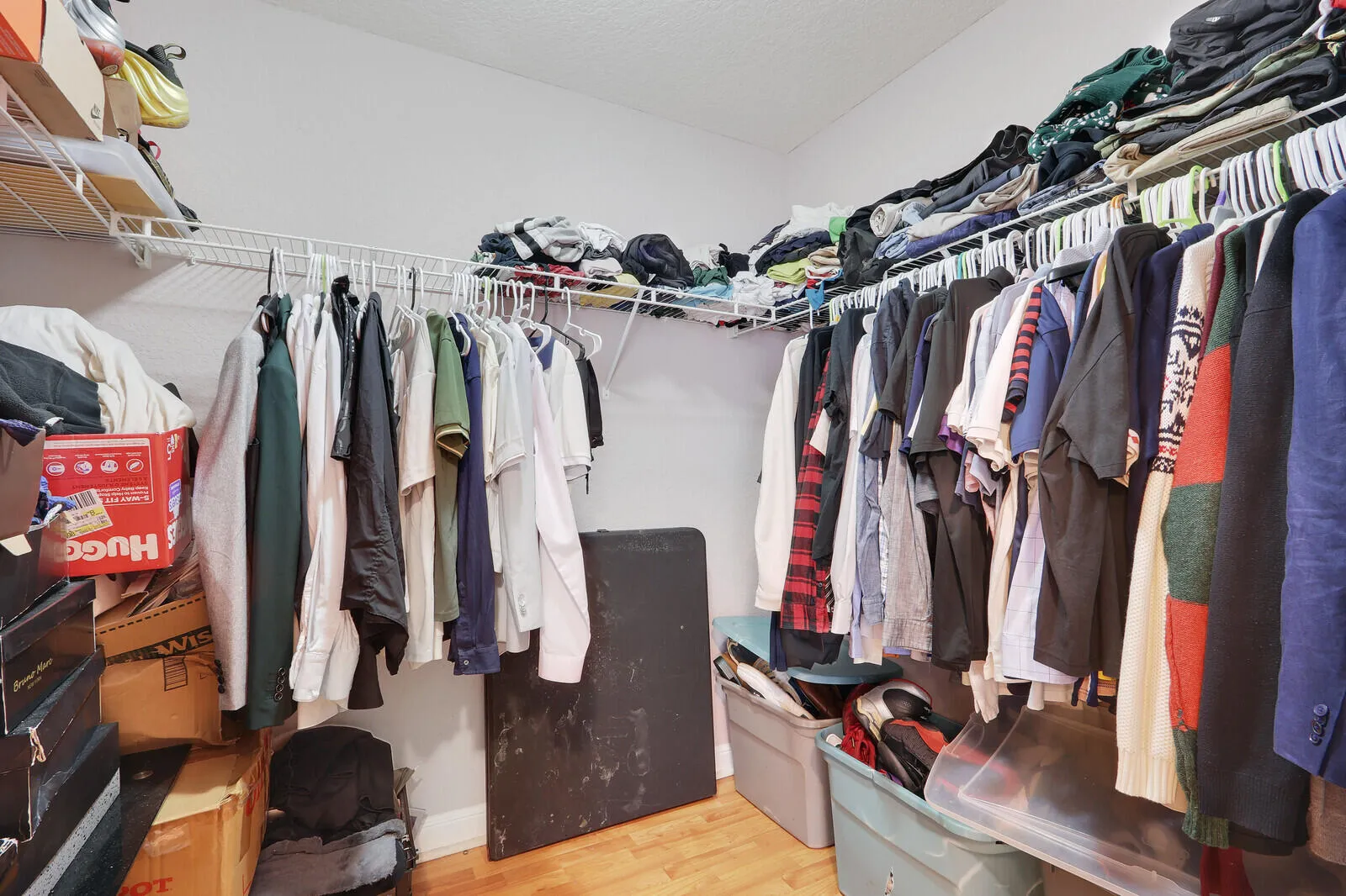 SECOND PRIMARY WALK IN CLOSET