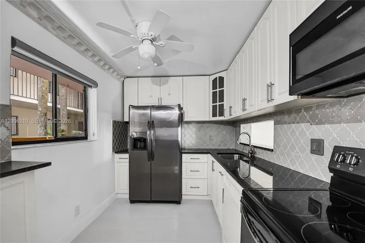 Fully renovated kitchen