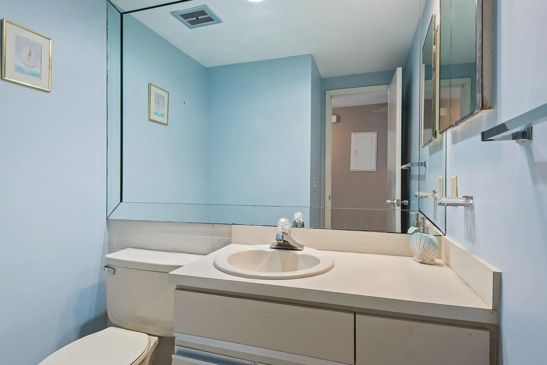 Powder room