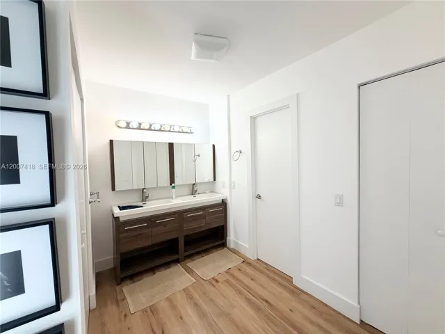 2nd Master Bathroom