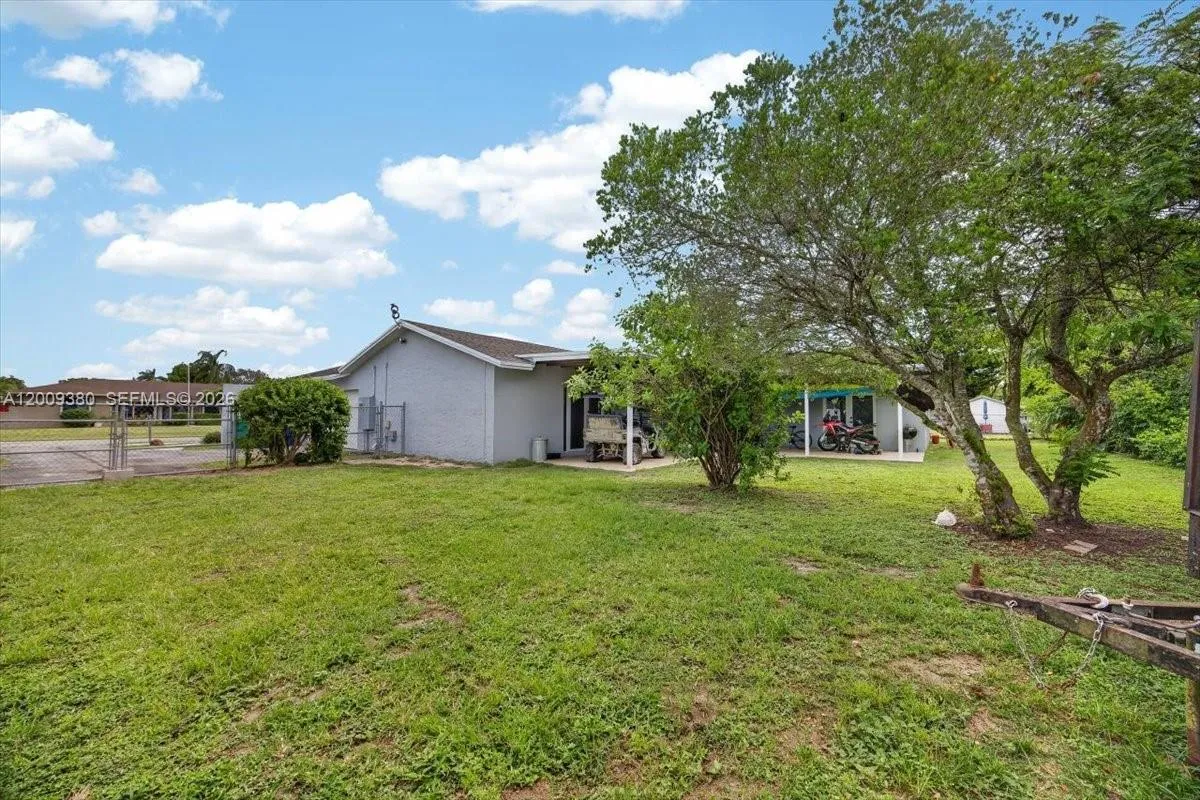 Property photo 35