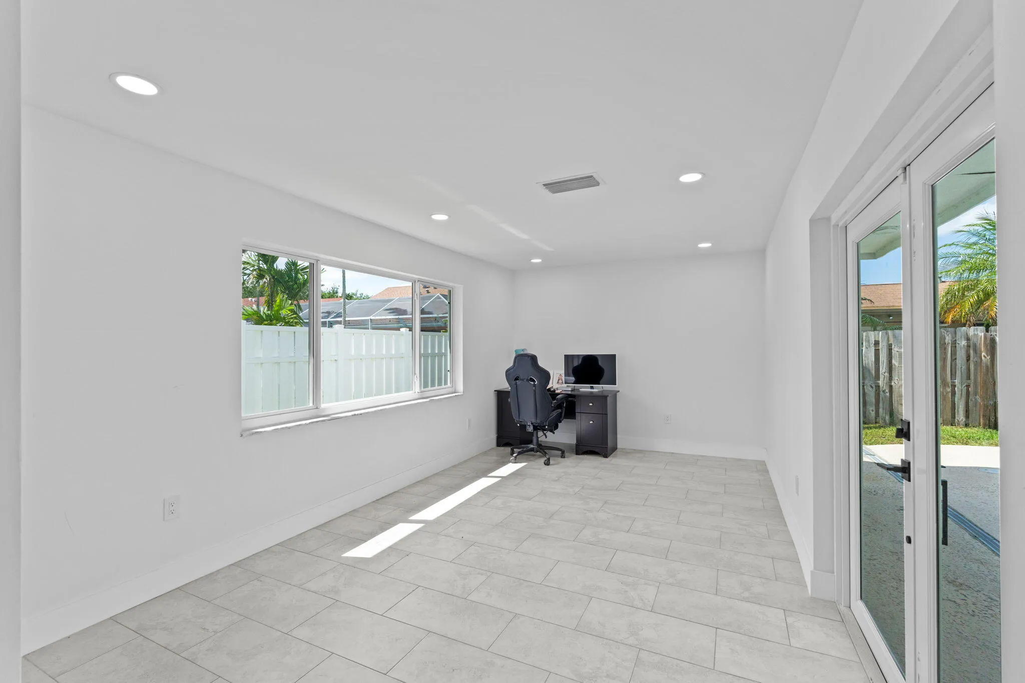 23-web-or-mls-A7402576