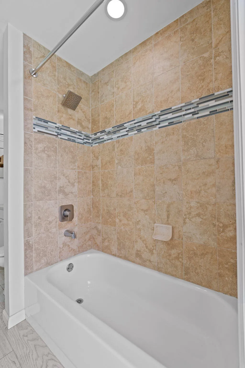 Shower/Tub