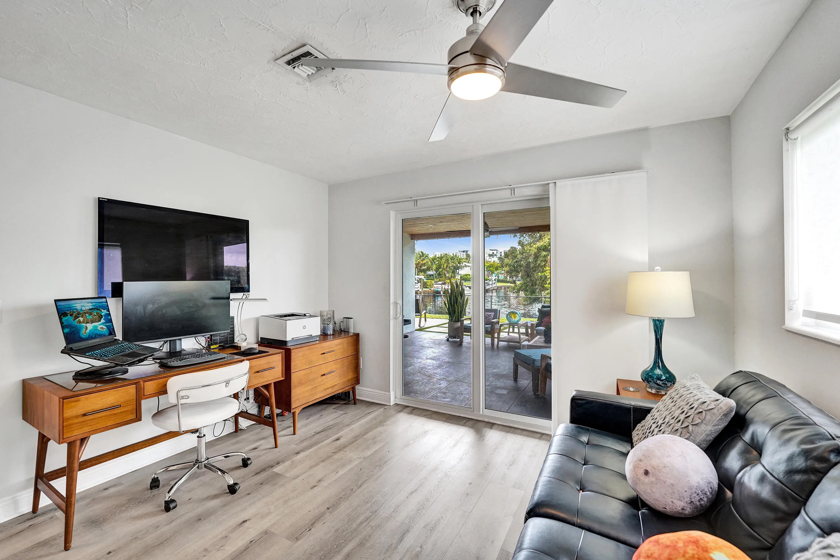 Guest bedroom