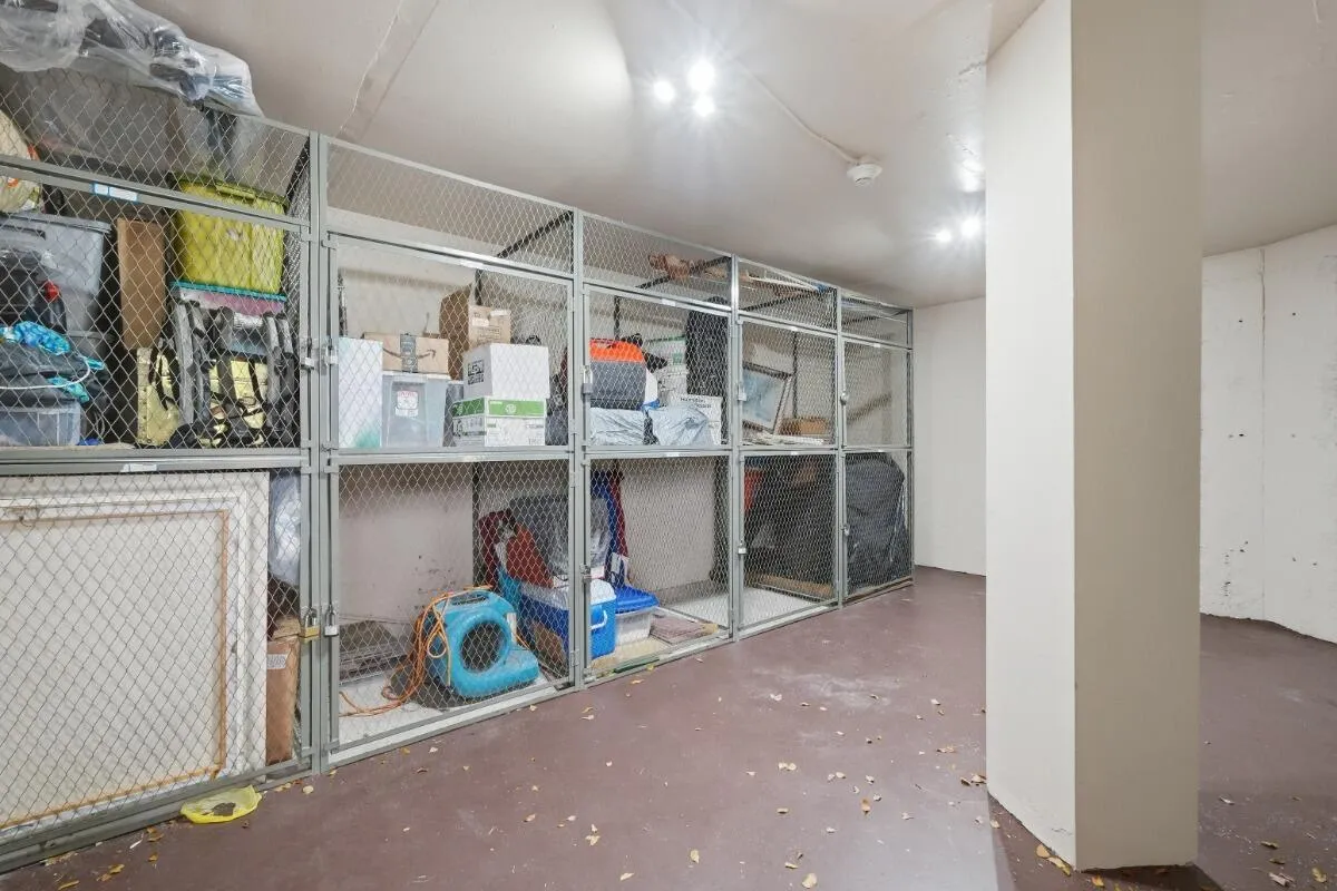 UNIT STORAGE