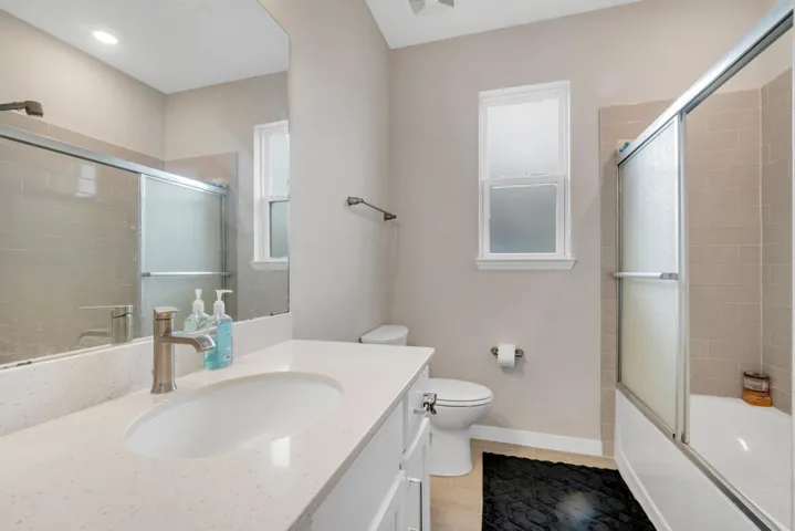544 Higgs Ave NW-25