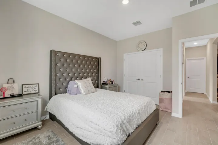 544 Higgs Ave NW-22