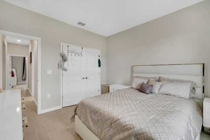 544 Higgs Ave NW-24