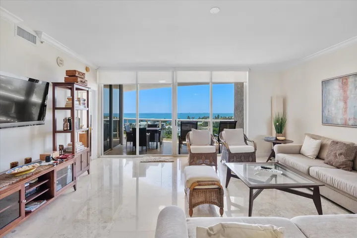 05-3100 N Ocean Blvd #804_005