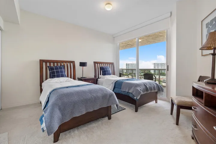 31-3100 N Ocean Blvd #804_031