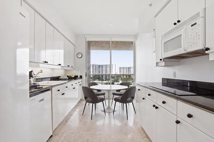 19-3100 N Ocean Blvd #804_019