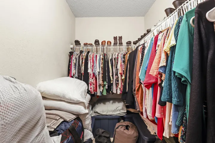 walk-in closet