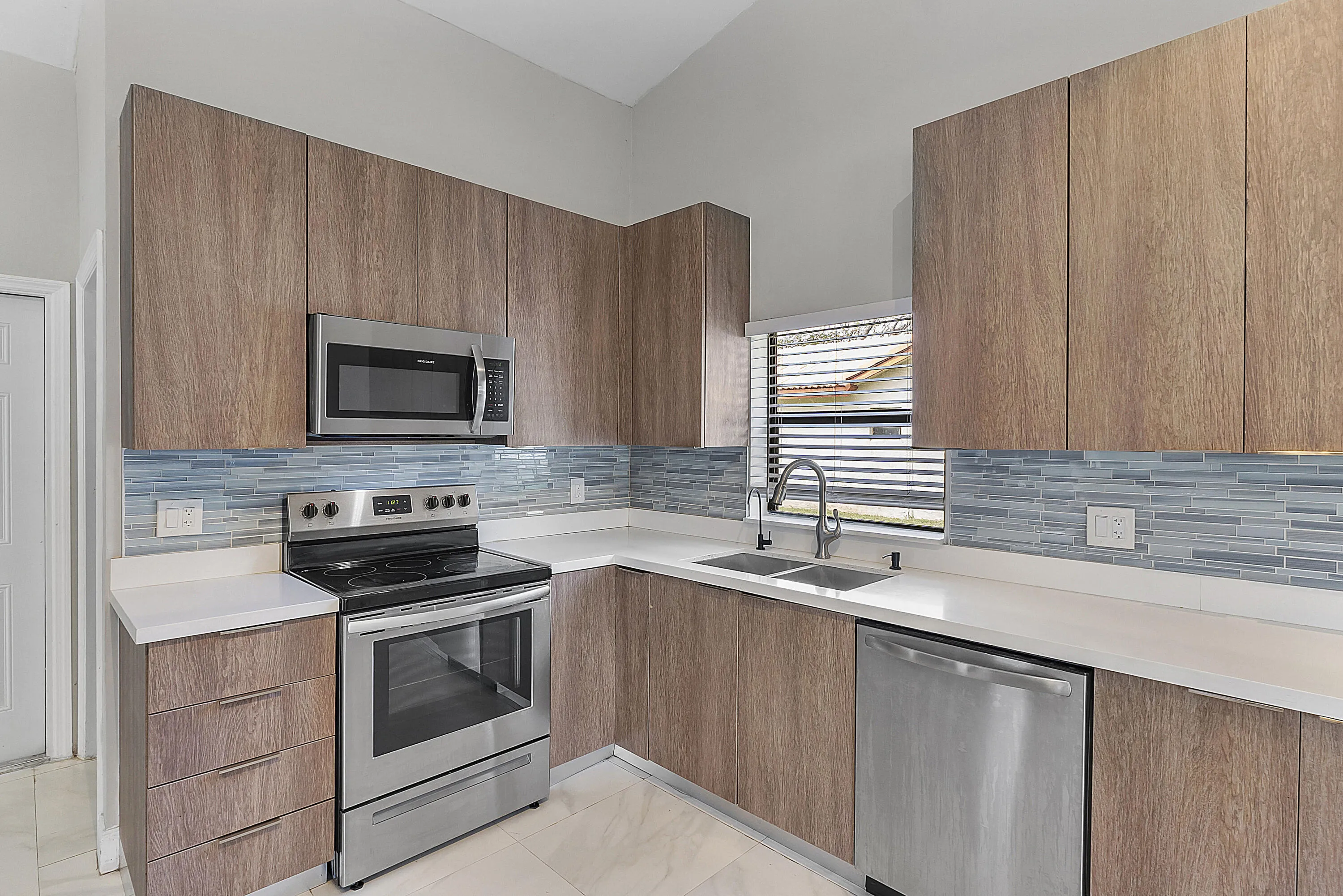 11461 nw 39th st_014