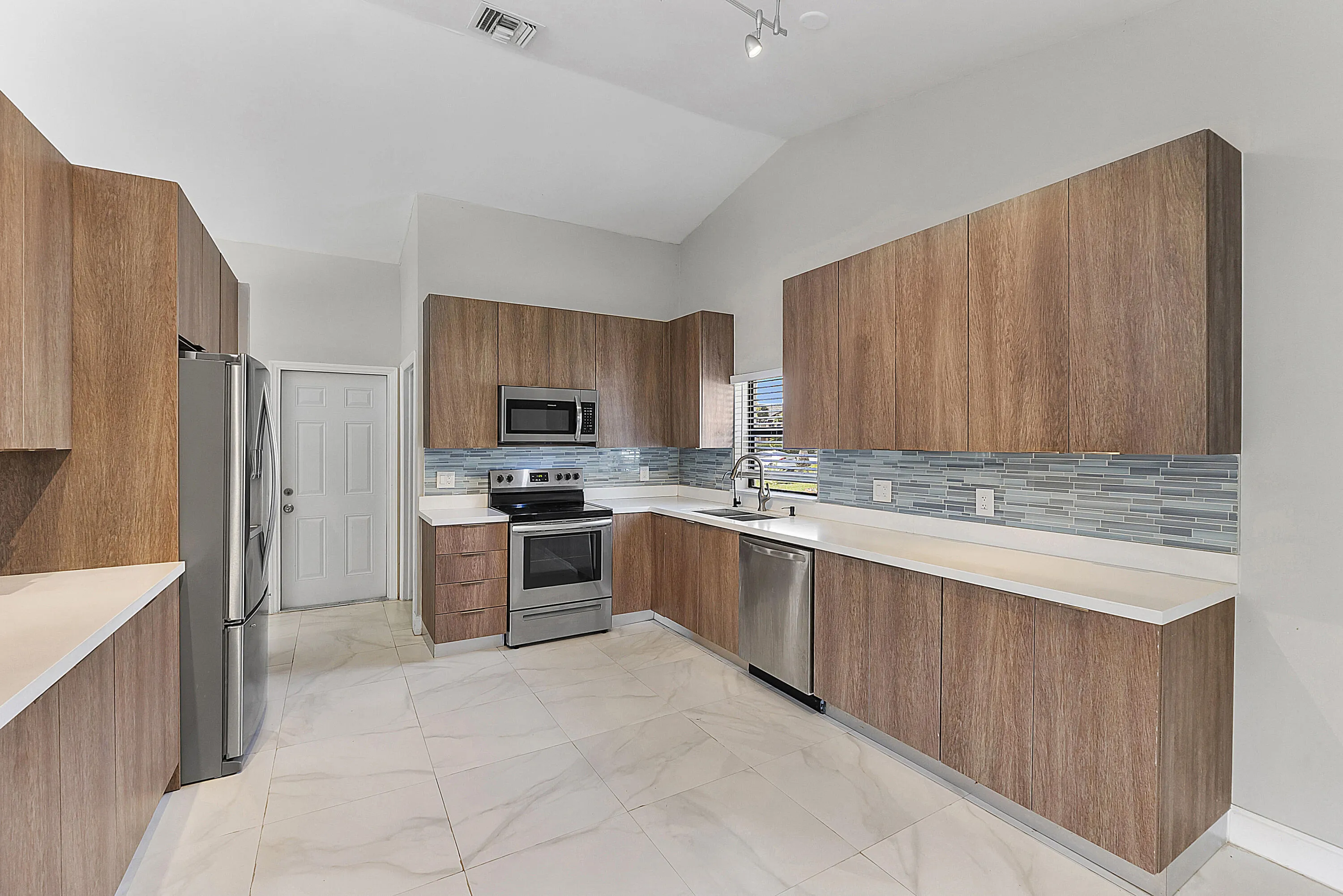 11461 nw 39th st_013