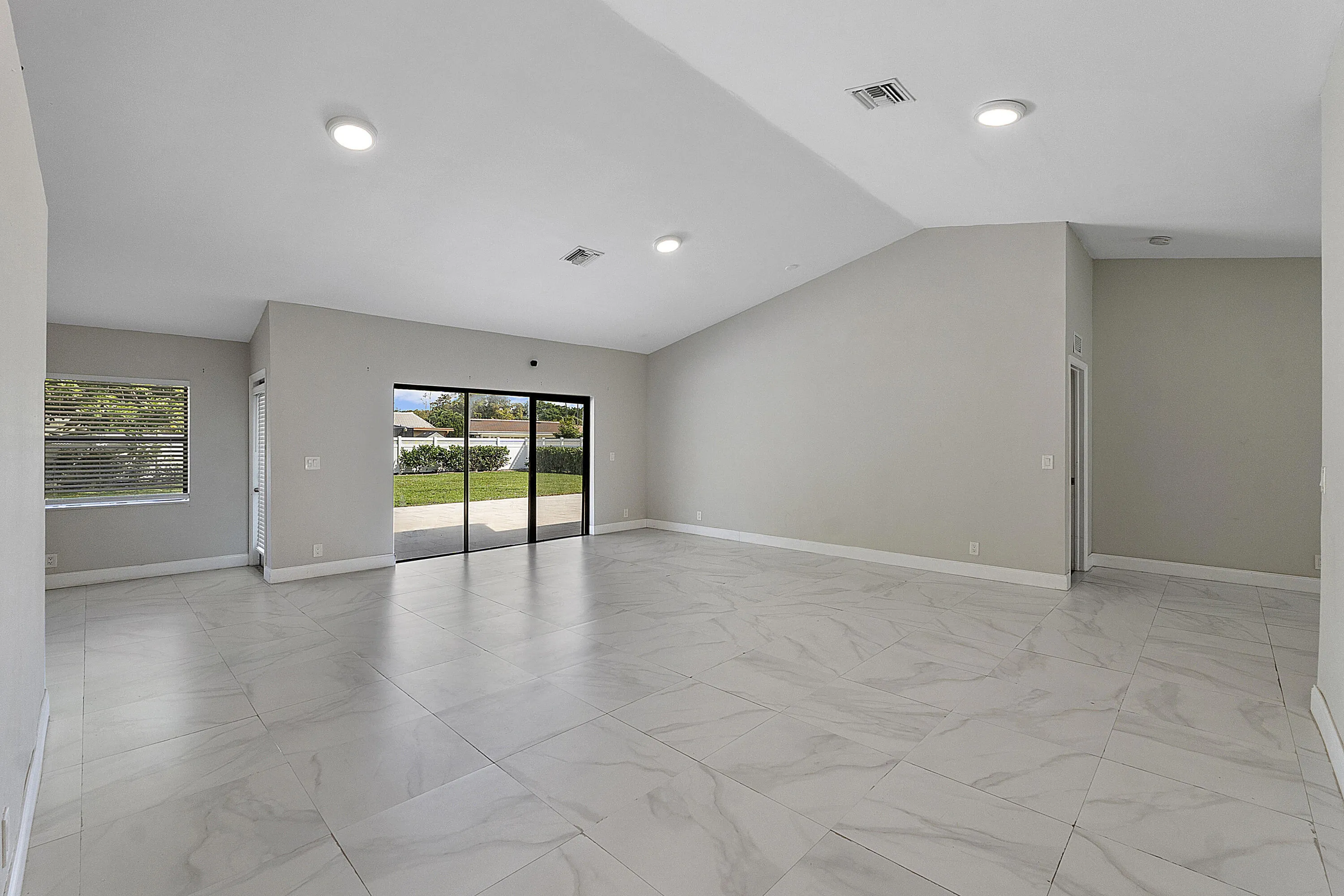 11461 nw 39th st_016