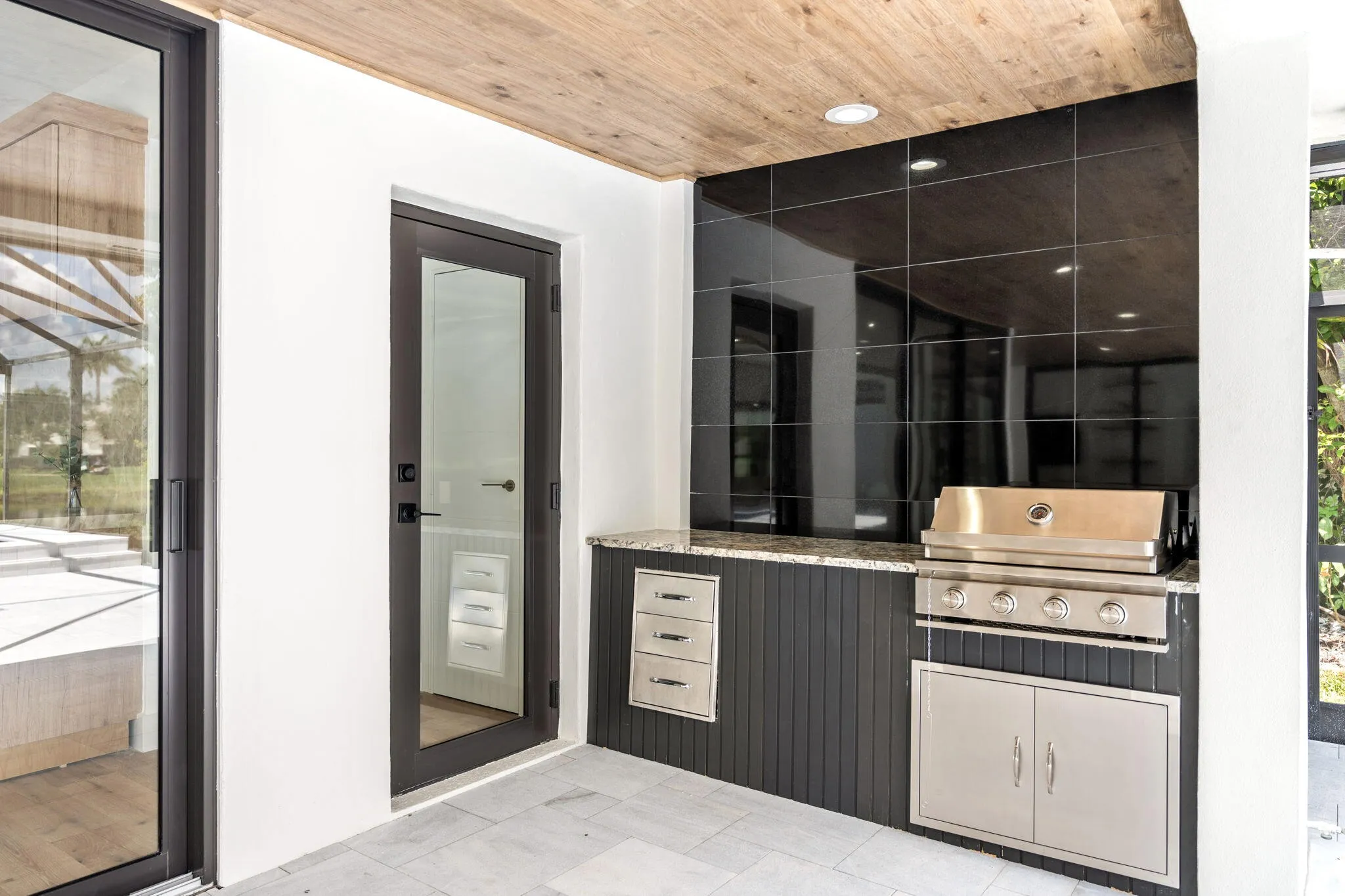 44-web-or-mls-A7403234