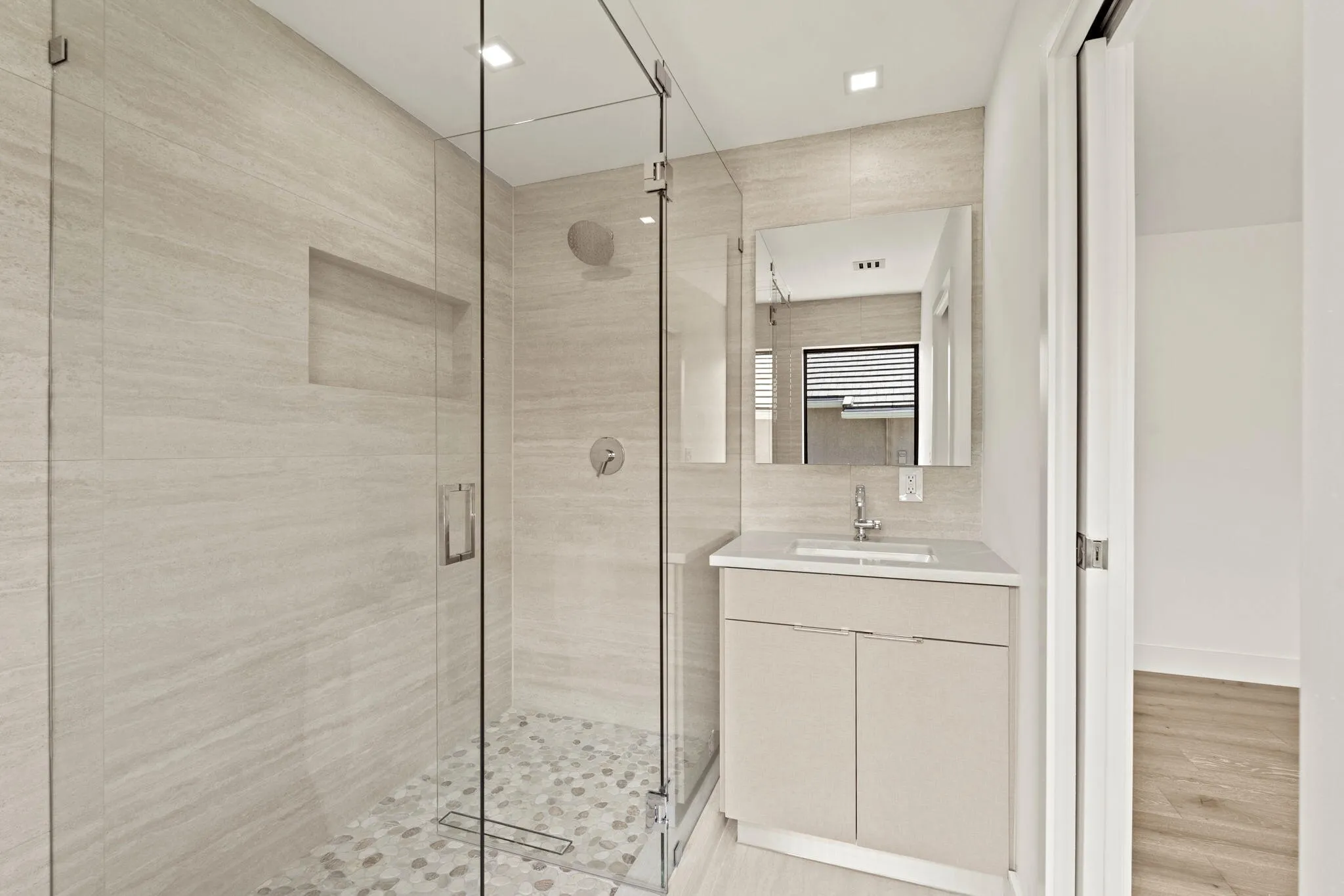 GUEST BATH 2