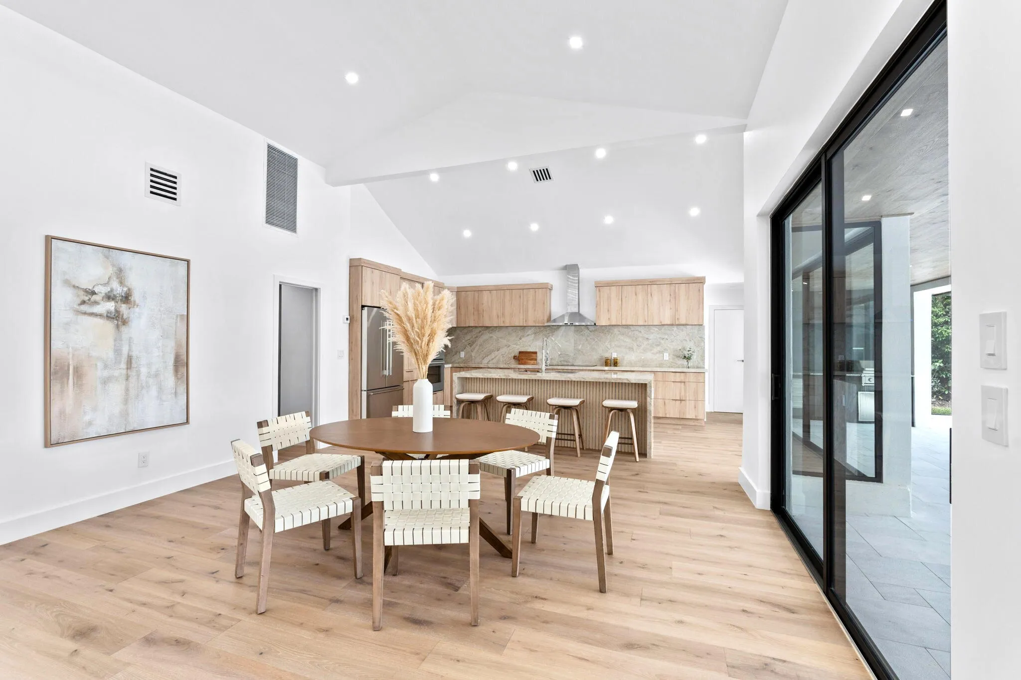 DINNING ROOM