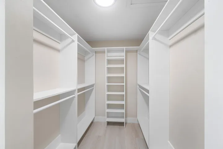 Walk in Closet