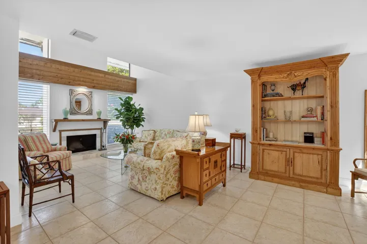 Wide view living area