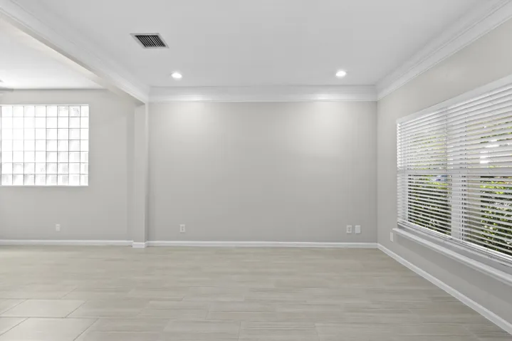 Your blank canvas Family Room, unstaged.