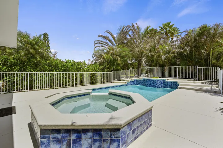 3189 SW Solitaire Palm Dr