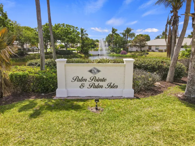 3189 SW Solitaire Palm Dr