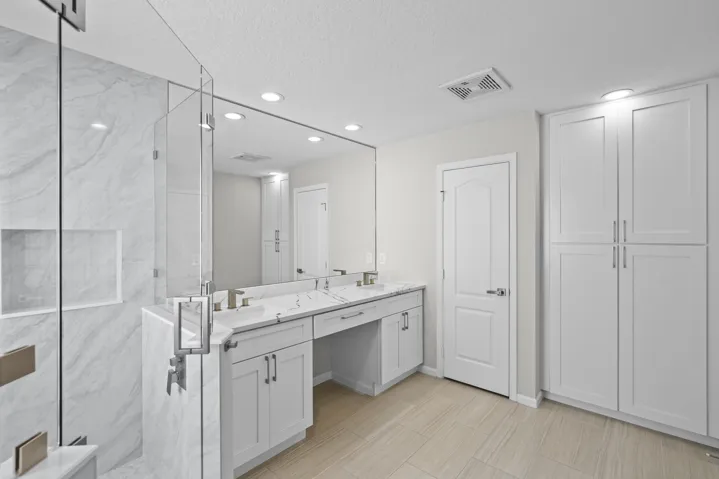Beautiful Master Bath Room.