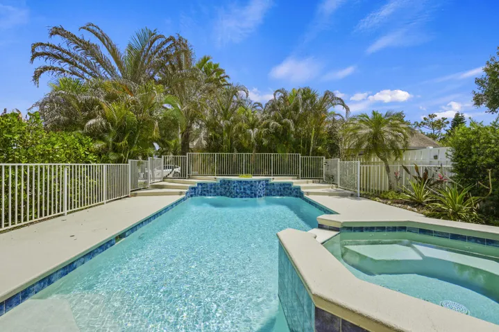 3189 SW Solitaire Palm Dr