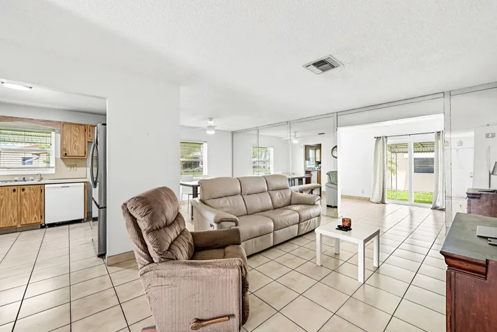 014-6061StanleyLane-DelrayBeach-FL-33484