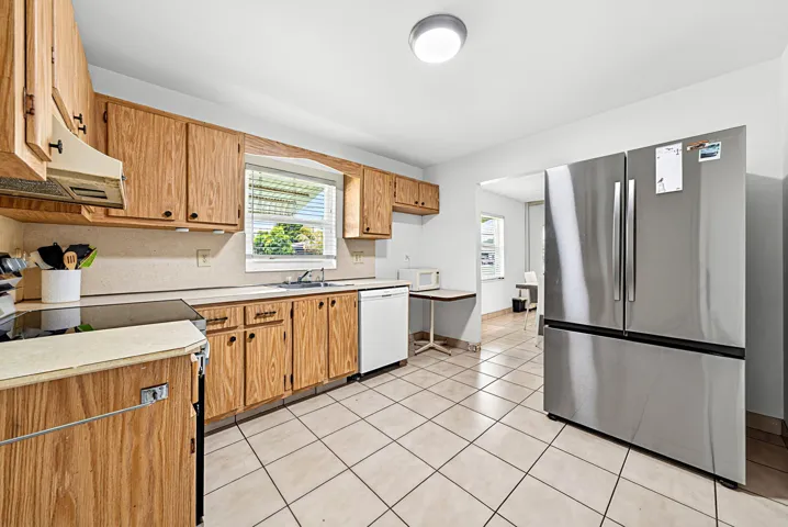 008-6061StanleyLane-DelrayBeach-FL-33484