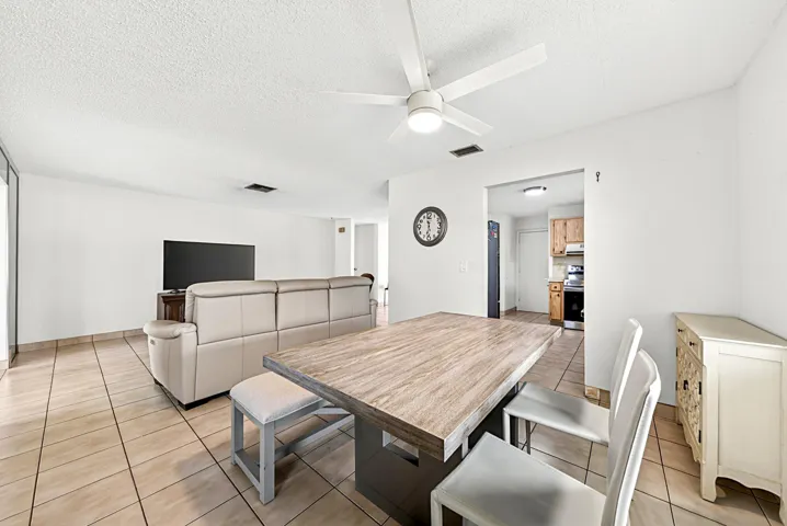 011-6061StanleyLane-DelrayBeach-FL-33484
