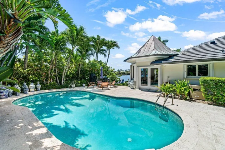 057-1400LandsEndRoad-Lantana-FL-33462-SM