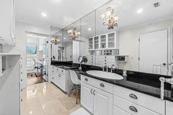 050-1400LandsEndRoad-Lantana-FL-33462-SM