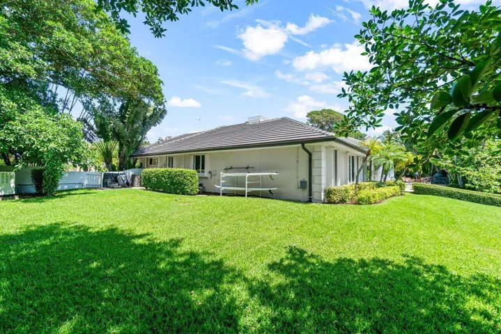 067-1400LandsEndRoad-Lantana-FL-33462-SM