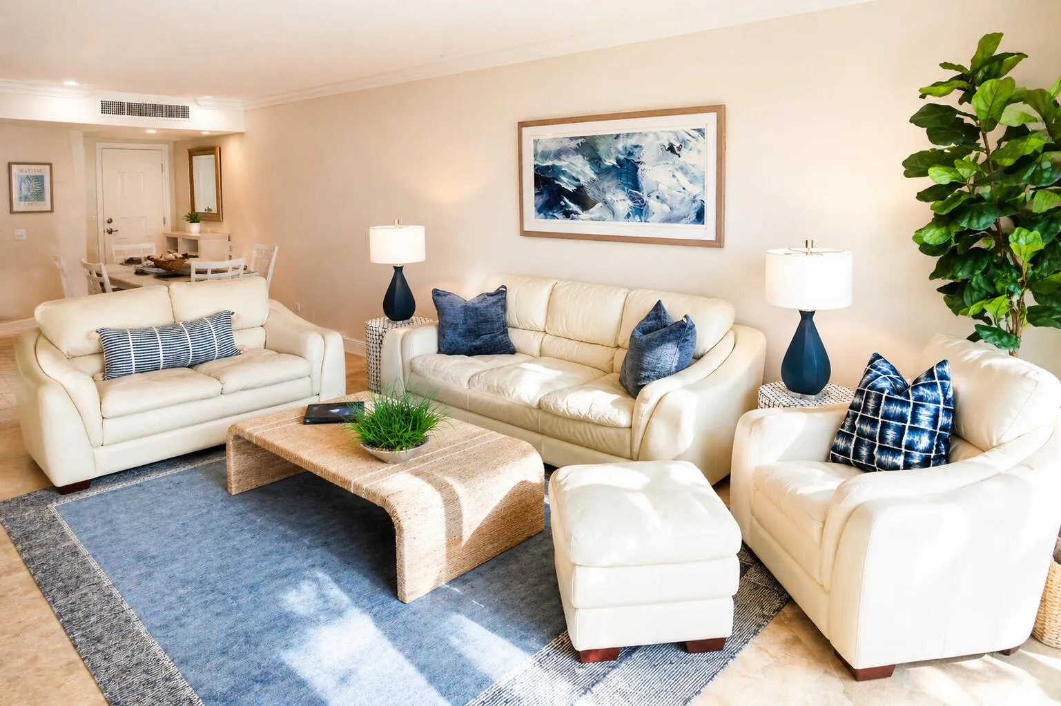 Living Room – Spacious seating area perfect for relaxing or entertaining guests.