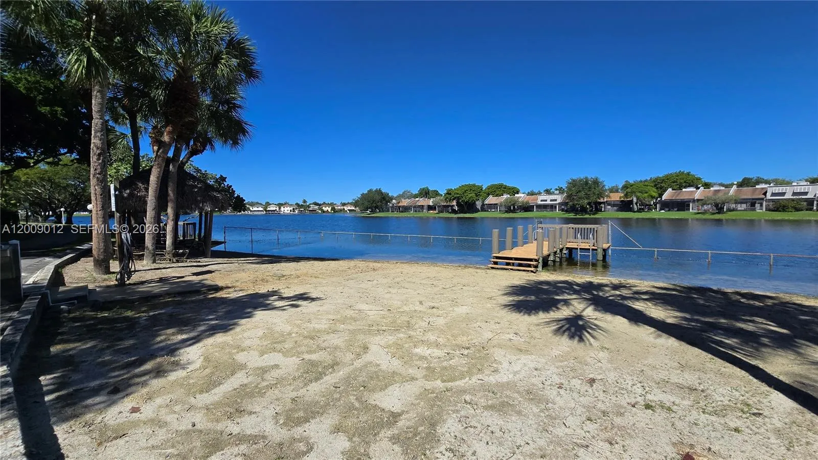 Beach, Dock, and BBQ overlooking Lake