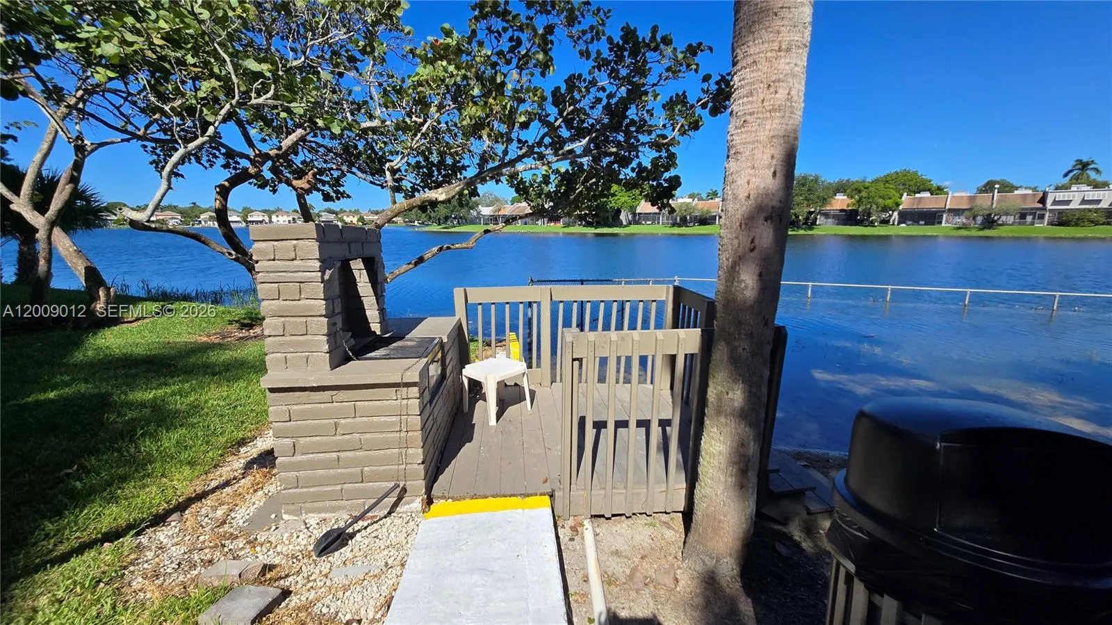 BBQ Area overlooking Lake
