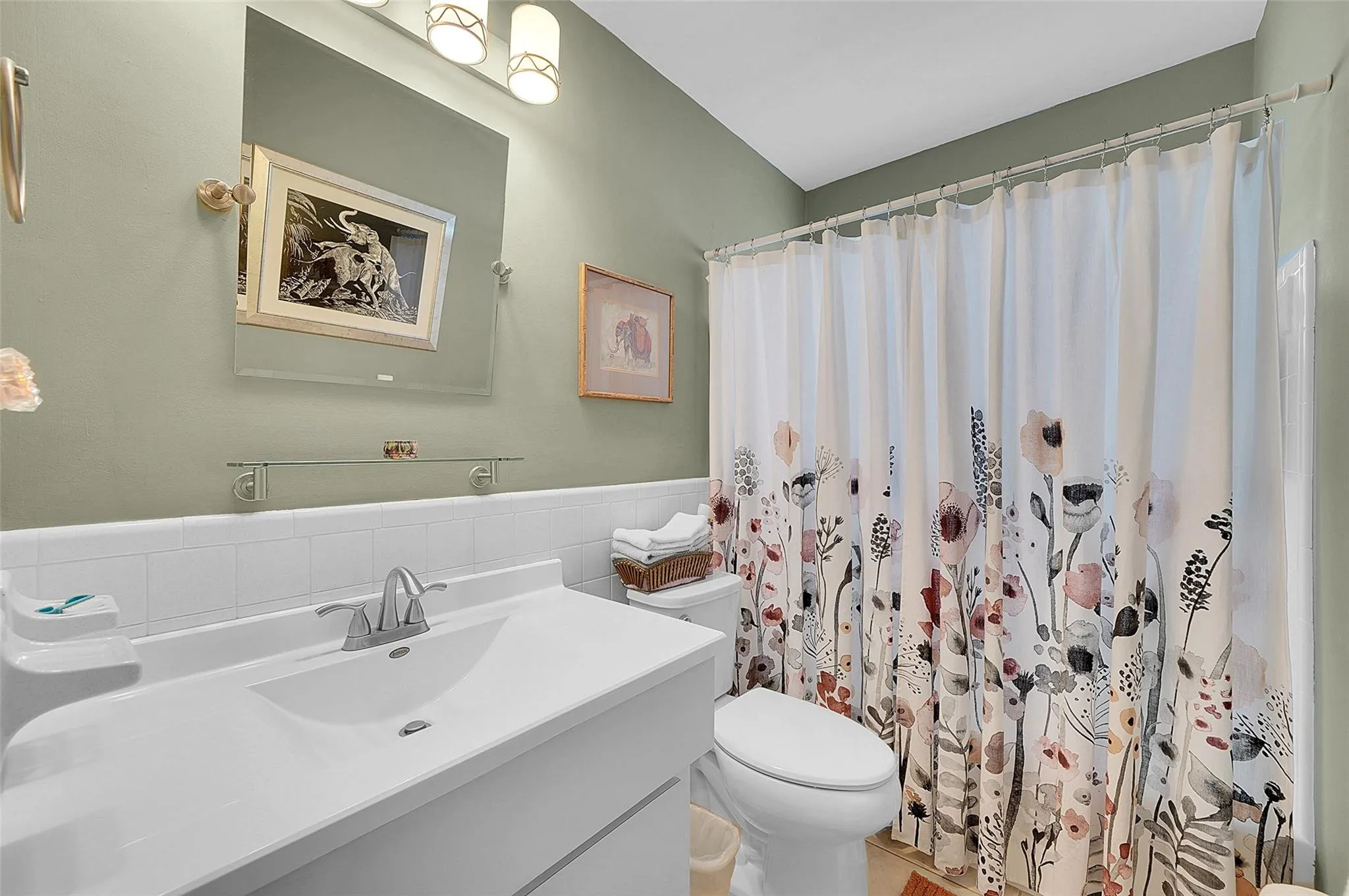 Second Bath with shower and tub